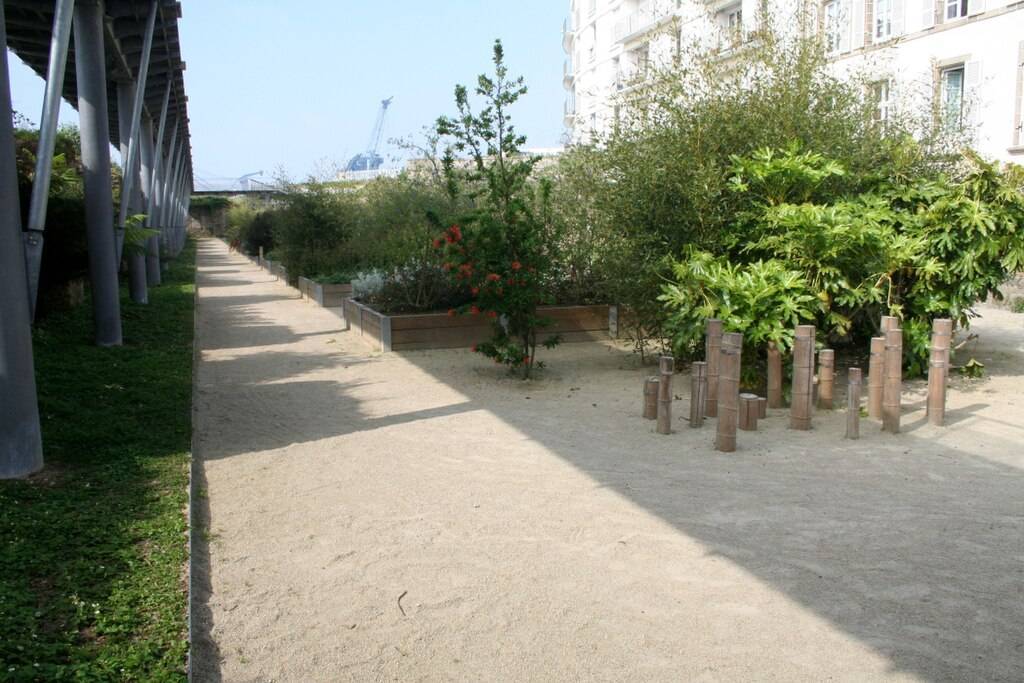  the Explorers' Garden