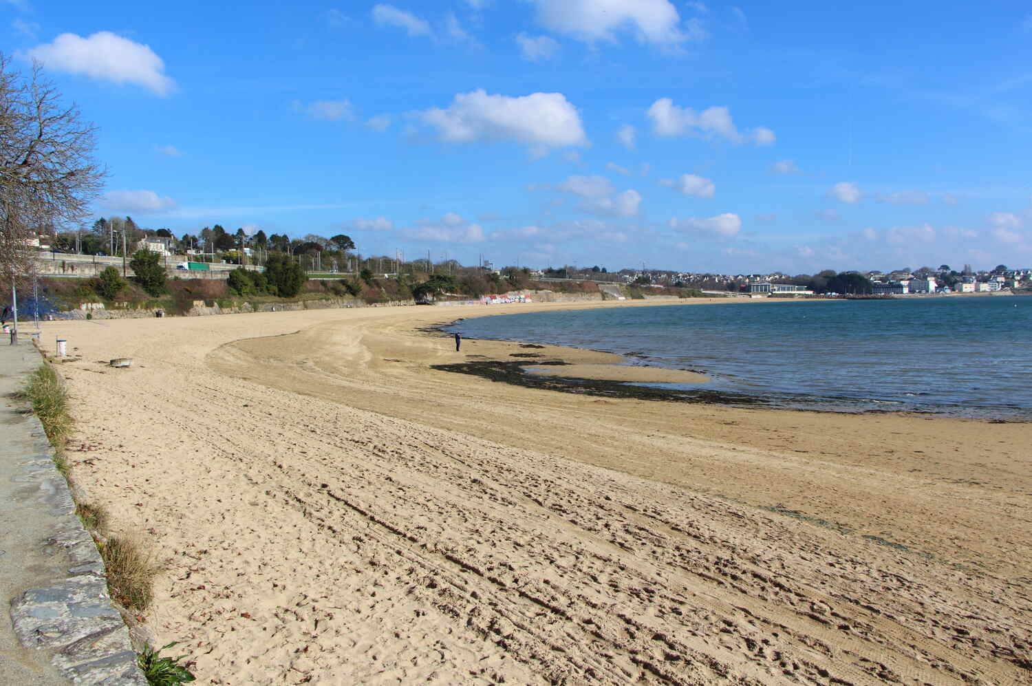 Moulin-Blanc beach 5.5 km from the hotel | Hotel with sea view Le Barracuda & SPA in Brest